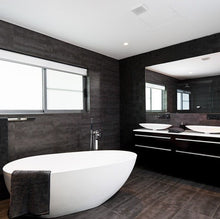 Lade das Bild in den Galerie-Viewer, LUCIA