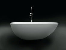 Lade das Bild in den Galerie-Viewer, LUCIA