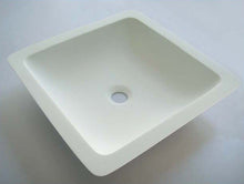 Lade das Bild in den Galerie-Viewer, EMILIA