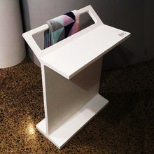 Lade das Bild in den Galerie-Viewer, CHRISTINA