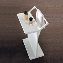 Lade das Bild in den Galerie-Viewer, CHRISTINA